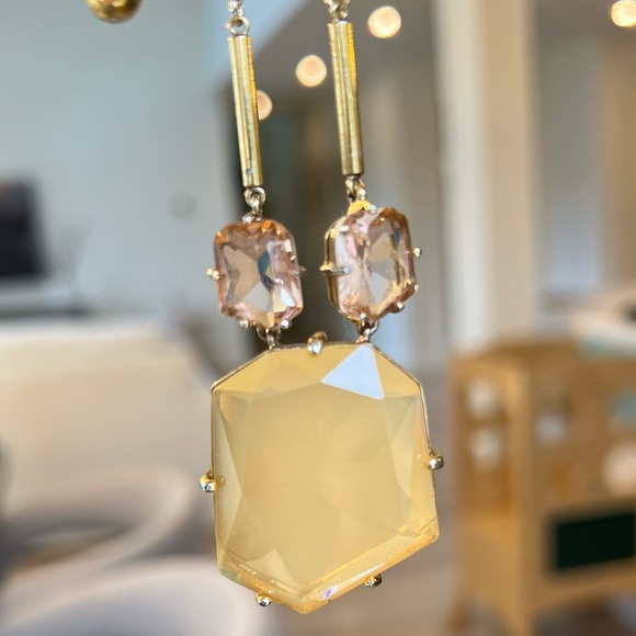 KATE SPADE Necklace feat. Cream Pendant w/ Pink‎ Stones set in Gold - Picture 7 of 10